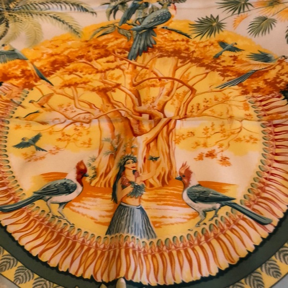 Fabulous Hermès scarf. Bought in Paris. - Picture 3 of 9